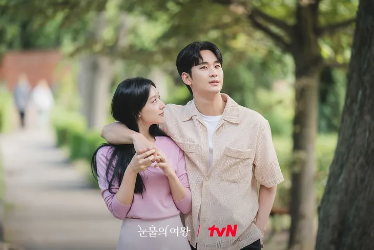 Loạt ảnh ngọt ngào kỷ niệm ngày cưới của cặp đôi Nữ hoàng nước mắt - Ảnh 4. Loạt ảnh ngọt ngào kỷ niệm ngày cưới của cặp đôi Nữ hoàng nước mắt - Ảnh 4.