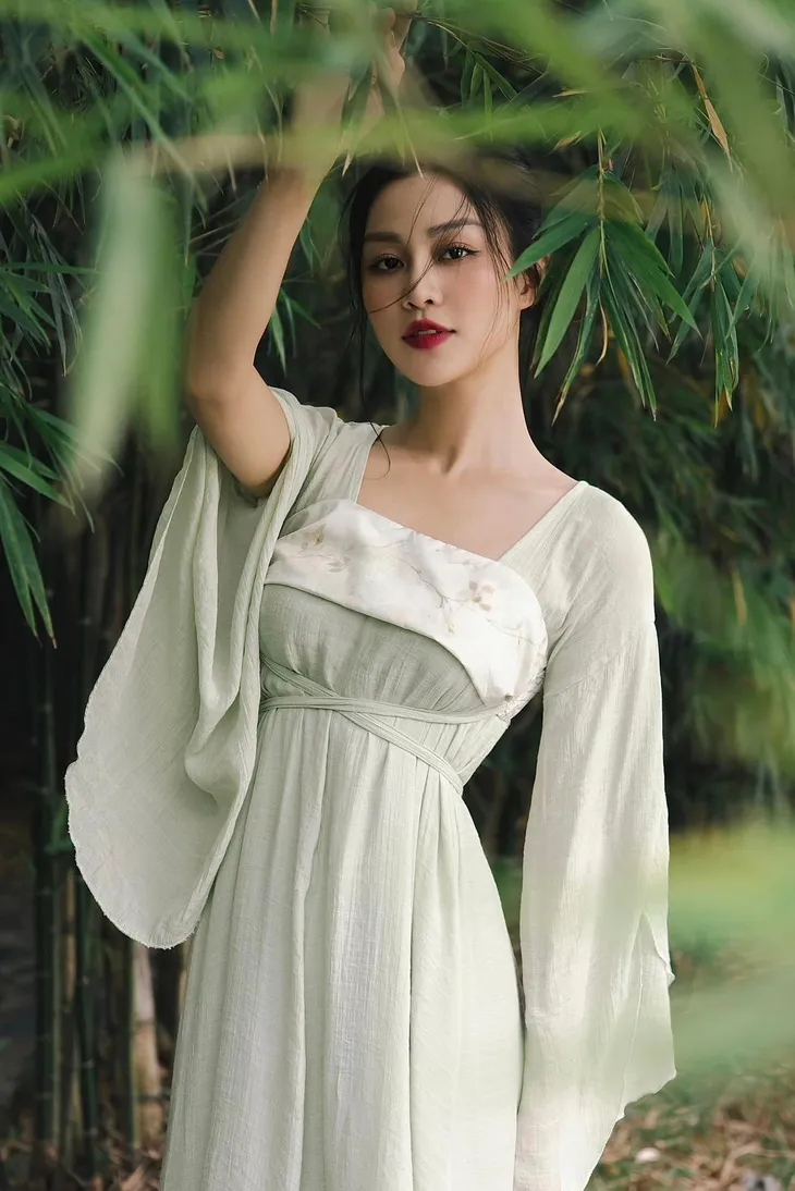 Ngắm vẻ mong manh ngoài đời của “bạn gái” Trí - Người một nhà - Ảnh 12. Ngắm vẻ mong manh ngoài đời của “bạn gái” Trí - Người một nhà - Ảnh 12.