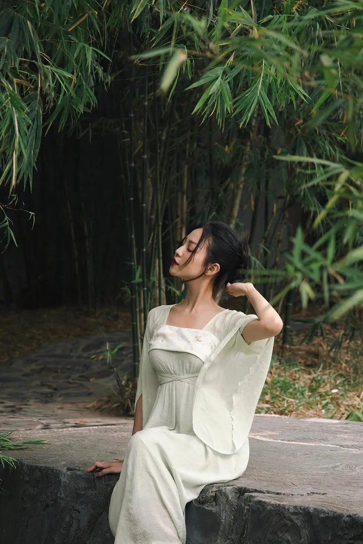 Ngắm vẻ mong manh ngoài đời của “bạn gái” Trí - Người một nhà - Ảnh 9. Ngắm vẻ mong manh ngoài đời của “bạn gái” Trí - Người một nhà - Ảnh 9.