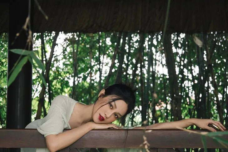 Ngắm vẻ mong manh ngoài đời của “bạn gái” Trí - Người một nhà - Ảnh 11. Ngắm vẻ mong manh ngoài đời của “bạn gái” Trí - Người một nhà - Ảnh 11.