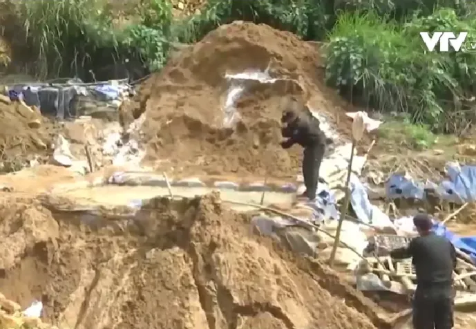 Gắn trách nhiệm người đứng đầu nếu để xảy ra khai thác vàng trái phép - Ảnh 1. Gắn trách nhiệm người đứng đầu nếu để xảy ra khai thác vàng trái phép - Ảnh 1.