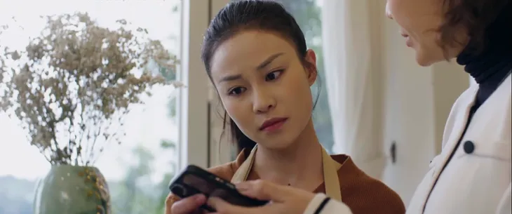 Người một nhà - Tập 12: Khanh dính bẫy lừa đảo online, Trí bị ông trùm để ý - Ảnh 9. Người một nhà - Tập 12: Khanh dính bẫy lừa đảo online, Trí bị ông trùm để ý - Ảnh 9.
