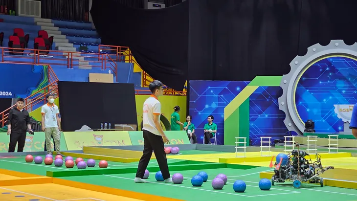 Robocon Việt Nam 2024: Sôi động buổi thử sân trước vòng sơ tuyển - Ảnh 13.