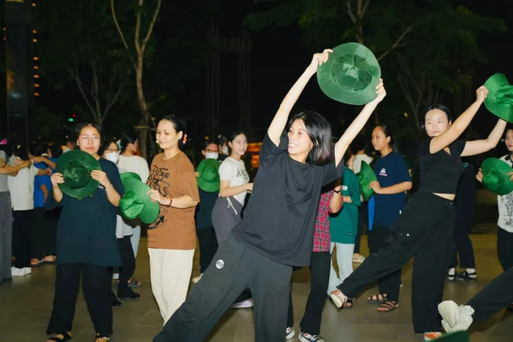 Tuổi trẻ TP Hồ Chí Minh sẵn sàng cho Lễ ra quân các Chiến dịch tình nguyện hè 2024 - Ảnh 1. Tuổi trẻ TP Hồ Chí Minh sẵn sàng cho Lễ ra quân các Chiến dịch tình nguyện hè 2024 - Ảnh 1.