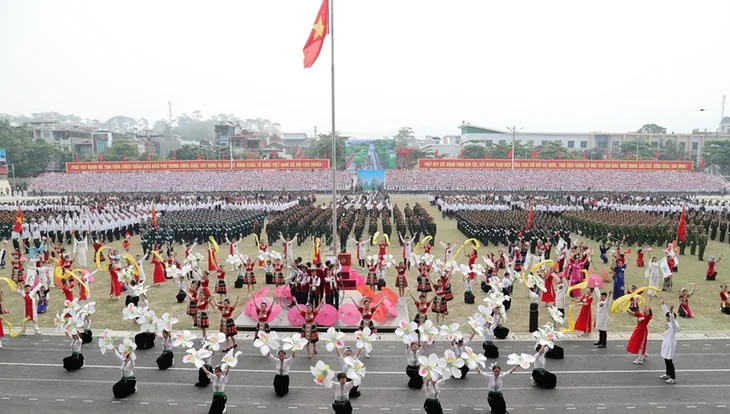 Tập luyện khẩn trương, sẵn sàng cho Lễ kỷ niệm 70 năm Chiến thắng Điện Biên Phủ - Ảnh 1.