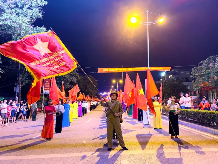 Cầu truyền hình Dưới lá cờ Quyết Thắng: 5 điểm cầu hăng say tập luyện - Ảnh 5. Cầu truyền hình Dưới lá cờ Quyết Thắng: 5 điểm cầu hăng say tập luyện - Ảnh 5.