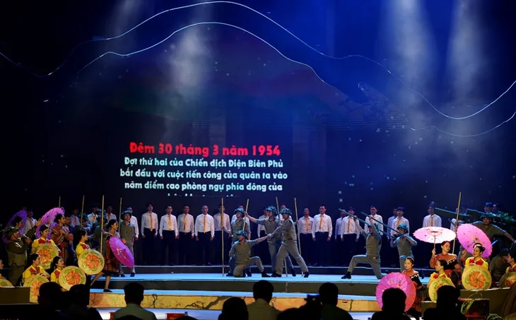 Điện Biên: Tổng duyệt cầu truyền hình “Dưới lá cờ Quyết thắng” - Ảnh 1. Điện Biên: Tổng duyệt cầu truyền hình “Dưới lá cờ Quyết thắng” - Ảnh 1.