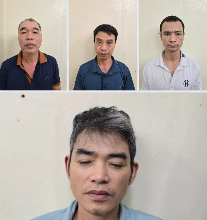 Hà Nội: Bắt 4 đối tượng tạt sơn vào nhiều xe ô tô - Ảnh 1.