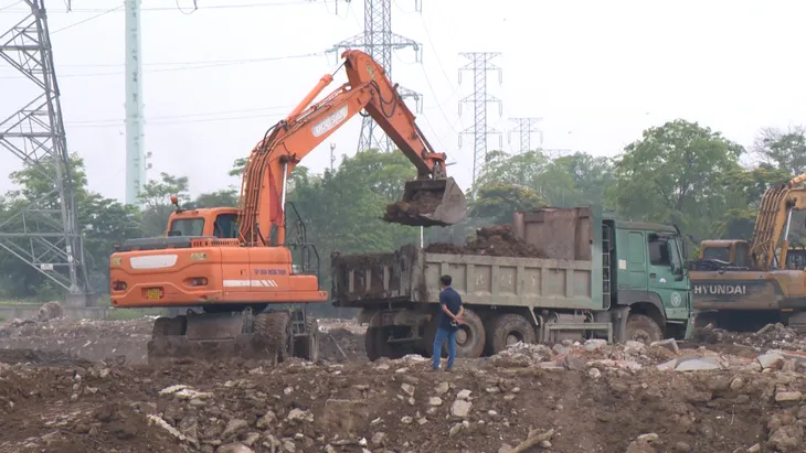 Dự án khu đô thị Thanh Hà Cienco5 thi công không phép dù bị xã tuýt còi - Ảnh 4. Dự án khu đô thị Thanh Hà Cienco5 thi công không phép dù bị xã tuýt còi - Ảnh 4.