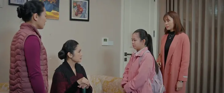 Trạm cứu hộ trái tim - Tập 25: Vũ tiếp tục cứu Hà, An Nhiên giở trò ép Nghĩa đăng ký kết hôn và bán công ty - Ảnh 11. Trạm cứu hộ trái tim - Tập 25: Vũ tiếp tục cứu Hà, An Nhiên giở trò ép Nghĩa đăng ký kết hôn và bán công ty - Ảnh 11.