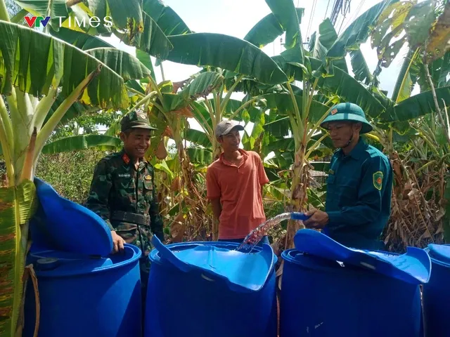 Kiên Giang tiếp tục hỗ trợ gần 50m3 nước sinh hoạt cho người dân vùng biên giới - Ảnh 4. Kiên Giang tiếp tục hỗ trợ gần 50m3 nước sinh hoạt cho người dân vùng biên giới - Ảnh 4.