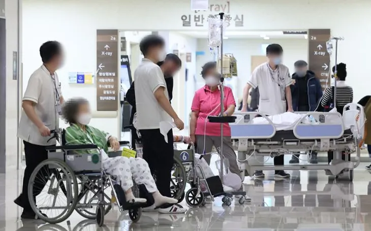 Làn sóng bác sĩ đình công làm tê liệt hoạt động bệnh viện ở những thành phố nhỏ của Hàn Quốc - Ảnh 1. Làn sóng bác sĩ đình công làm tê liệt hoạt động bệnh viện ở những thành phố nhỏ của Hàn Quốc - Ảnh 1.