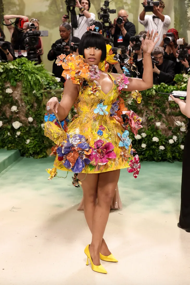 Dàn sao khoe sắc tại khu vườn thời gian Met Gala 2024 - Ảnh 6. Dàn sao khoe sắc tại khu vườn thời gian Met Gala 2024 - Ảnh 6.