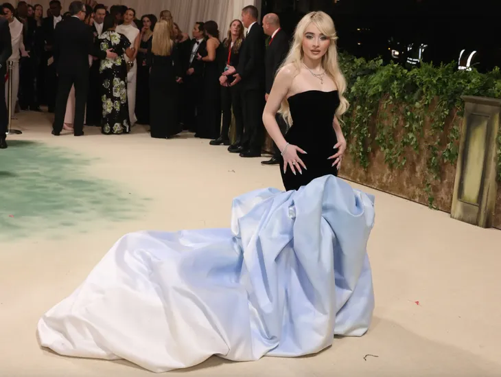 Dàn sao khoe sắc tại khu vườn thời gian Met Gala 2024 - Ảnh 19. Dàn sao khoe sắc tại khu vườn thời gian Met Gala 2024 - Ảnh 19.