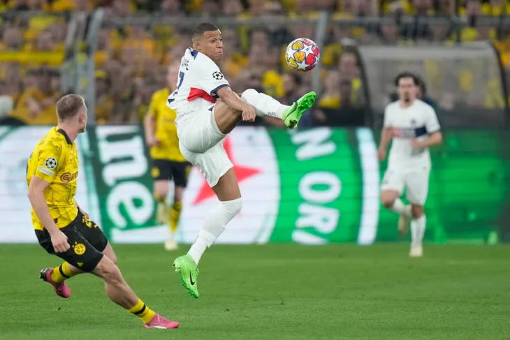 Paris Saint-Germain vắng Hernandez trong trận tiếp đón Dortmund - Ảnh 2. Paris Saint-Germain vắng Hernandez trong trận tiếp đón Dortmund - Ảnh 2.