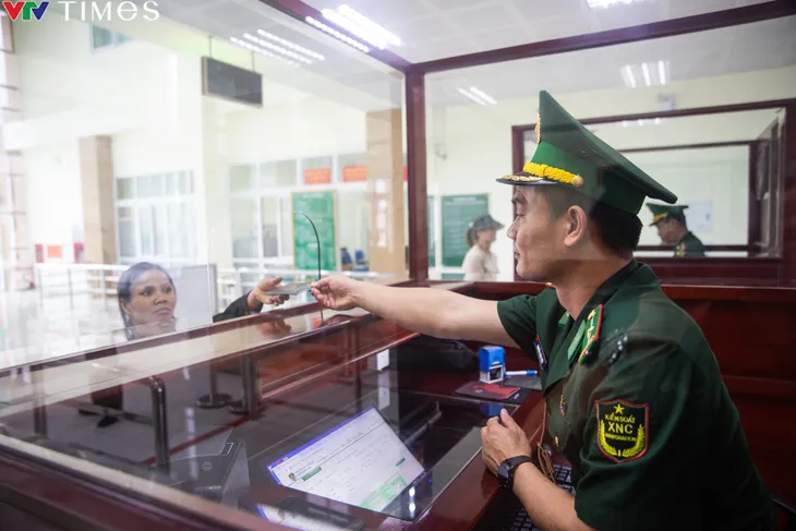 Quyết tâm chống buôn lậu và gian lận thương mại qua biên giới cửa khẩu Chi Ma - Ảnh 9.