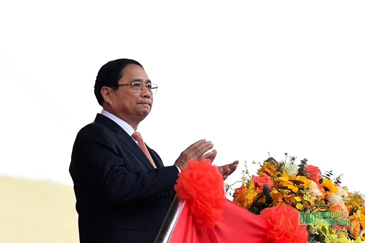 Thủ tướng: Quyết tâm phấn đấu cao nhất để tiếp tục lập nên những kỳ tích Điện Biên phủ mới - Ảnh 1. Thủ tướng: Quyết tâm phấn đấu cao nhất để tiếp tục lập nên những kỳ tích Điện Biên phủ mới - Ảnh 1.