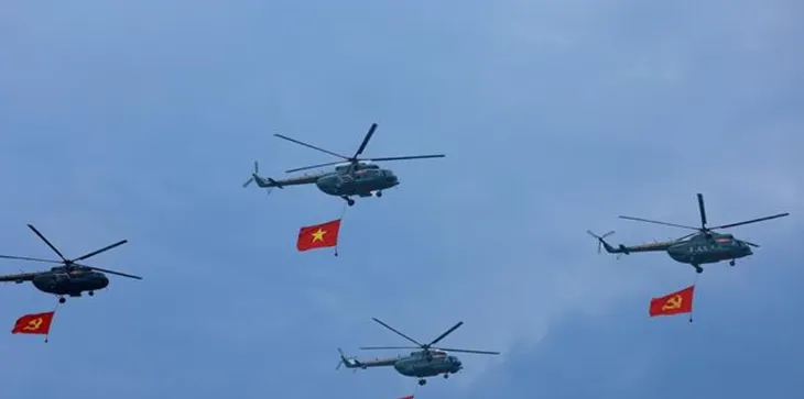Những hình ảnh hào hùng của Lễ diễu binh, diễu hành kỷ niệm 70 năm Chiến thắng Điện Biên Phủ - Ảnh 1.