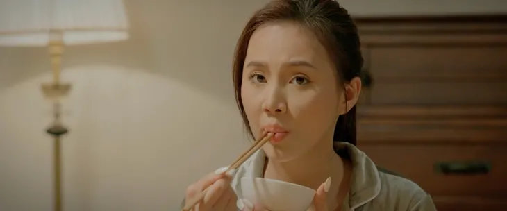 Lỡ hẹn với ngày xanh - Tập 35: Kỳ xét nghiệm ADN của Duyên, Giang ngày càng nghi ngờ mẹ - Ảnh 16. Lỡ hẹn với ngày xanh - Tập 35: Kỳ xét nghiệm ADN của Duyên, Giang ngày càng nghi ngờ mẹ - Ảnh 16.