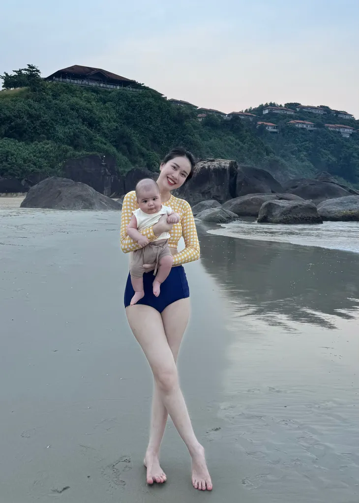 MC Mai Phương khoe dáng thon gọn sau sinh - Ảnh 4. MC Mai Phương khoe dáng thon gọn sau sinh - Ảnh 4.