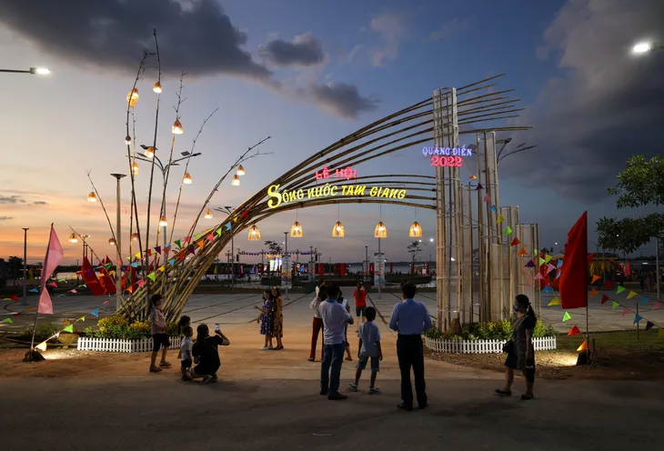 Festival Huế 2024 với chủ đề: “Di sản văn hóa với hội nhập và phát triển” - Ảnh 8. Festival Huế 2024 với chủ đề: “Di sản văn hóa với hội nhập và phát triển” - Ảnh 8.