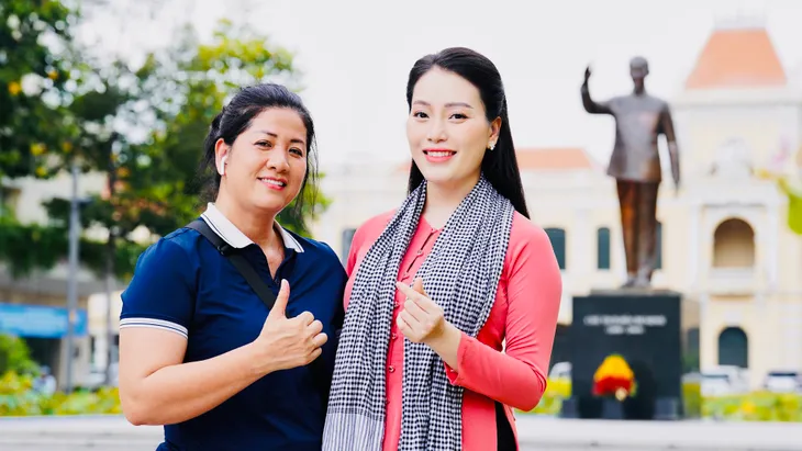 Câu chuyện từ những bài ca: Sao Mai Huyền Trang xúc động khi quay MV Lời ca dâng Bác - Ảnh 3. Câu chuyện từ những bài ca: Sao Mai Huyền Trang xúc động khi quay MV Lời ca dâng Bác - Ảnh 3.