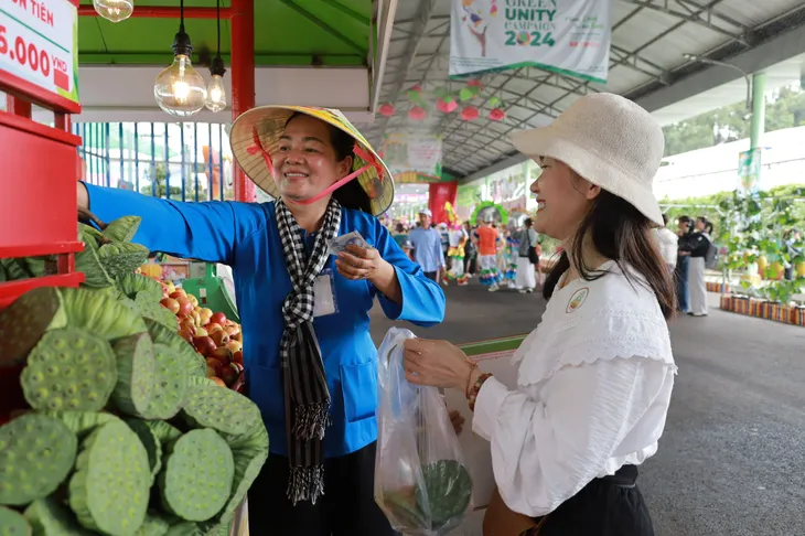 Khai mạc Lễ hội Trái cây Nam Bộ lần thứ 20 - Ảnh 4. Khai mạc Lễ hội Trái cây Nam Bộ lần thứ 20 - Ảnh 4.