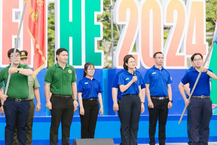 Cùng thắp lên ngọn lửa của tuổi trẻ - Ảnh 6. Cùng thắp lên ngọn lửa của tuổi trẻ - Ảnh 6.