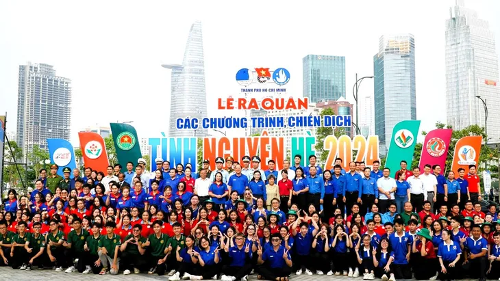 Cùng thắp lên ngọn lửa của tuổi trẻ - Ảnh 7. Cùng thắp lên ngọn lửa của tuổi trẻ - Ảnh 7.
