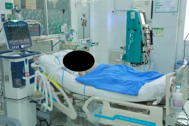Vụ ngộ độc bánh mì ở Đồng Nai: Một bé trai 5 tuổi đã tử vong - Ảnh 1. Vụ ngộ độc bánh mì ở Đồng Nai: Một bé trai 5 tuổi đã tử vong - Ảnh 1.