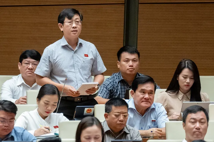Hai Bộ trưởng Bộ TN&MT và Bộ Xây dựng lý giải nguyên nhân ngập lụt ở các đô thị - Ảnh 1. Hai Bộ trưởng Bộ TN&MT và Bộ Xây dựng lý giải nguyên nhân ngập lụt ở các đô thị - Ảnh 1.
