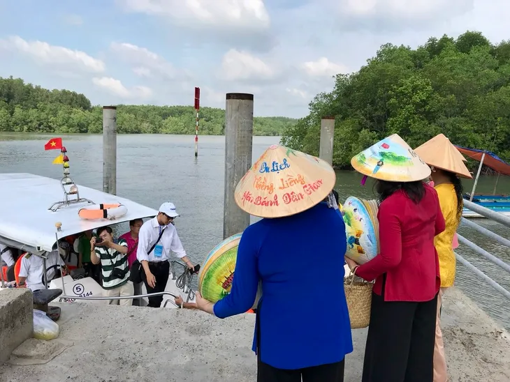 TP Hồ Chí Minh: Độc lạ trải nghiệm du lịch cộng đồng ấp đảo Thiềng Liềng - Ảnh 3. TP Hồ Chí Minh: Độc lạ trải nghiệm du lịch cộng đồng ấp đảo Thiềng Liềng - Ảnh 3.