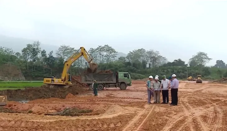 Cao điểm giải ngân đầu tư công - Ảnh 1.