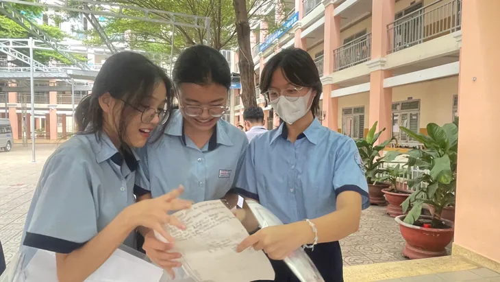 TP Hồ Chí Minh: Thí sinh hào hứng qua hai môn Ngữ Văn, Ngoại ngữ - Ảnh 4.