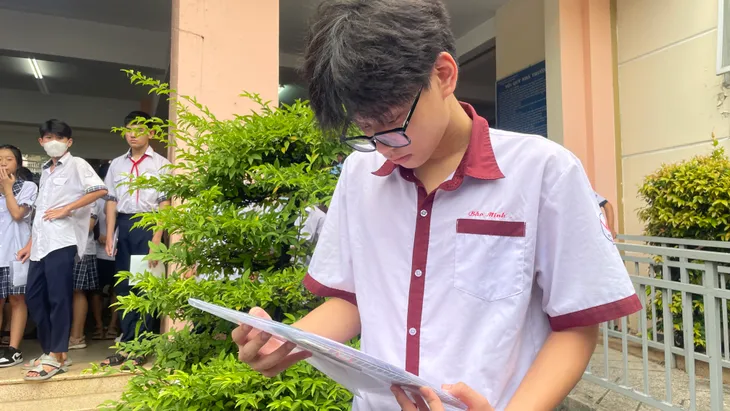 TP Hồ Chí Minh: Thí sinh hào hứng qua hai môn Ngữ Văn, Ngoại ngữ - Ảnh 6.