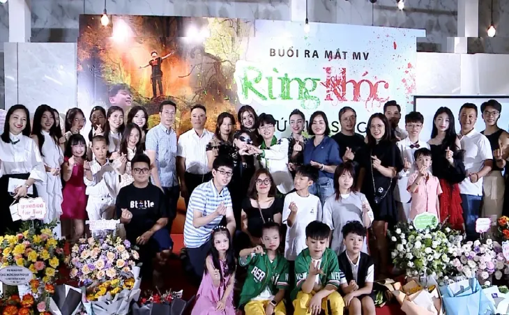 Học sinh ra mắt MV kêu gọi bảo vệ môi trường - Ảnh 3. Học sinh ra mắt MV kêu gọi bảo vệ môi trường - Ảnh 3.