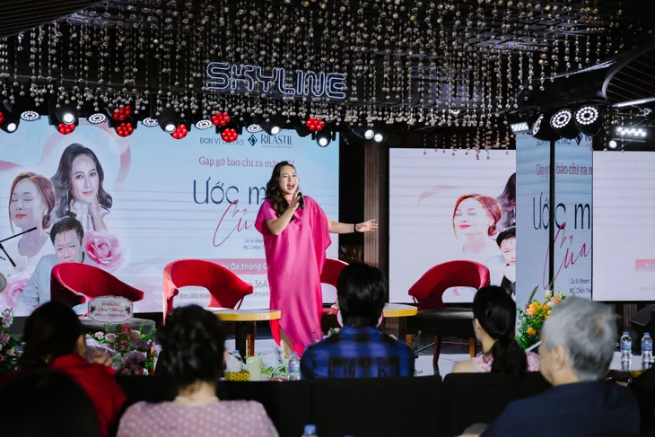 Sao Mai Khánh Linh - Thu Phượng ra mắt MV “Ước mơ của mẹ” - Ảnh 2. Sao Mai Khánh Linh - Thu Phượng ra mắt MV “Ước mơ của mẹ” - Ảnh 2.