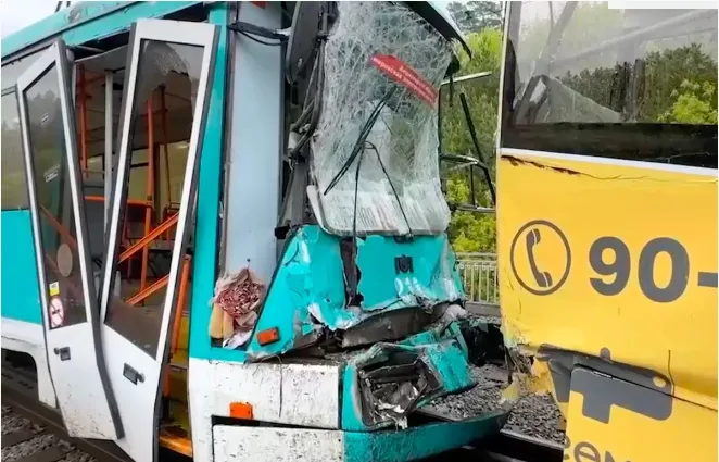 Va chạm tàu điện ở Nga khiến 1 người tử vong, hơn 100 người bị thương - Ảnh 1. Va chạm tàu điện ở Nga khiến 1 người tử vong, hơn 100 người bị thương - Ảnh 1.