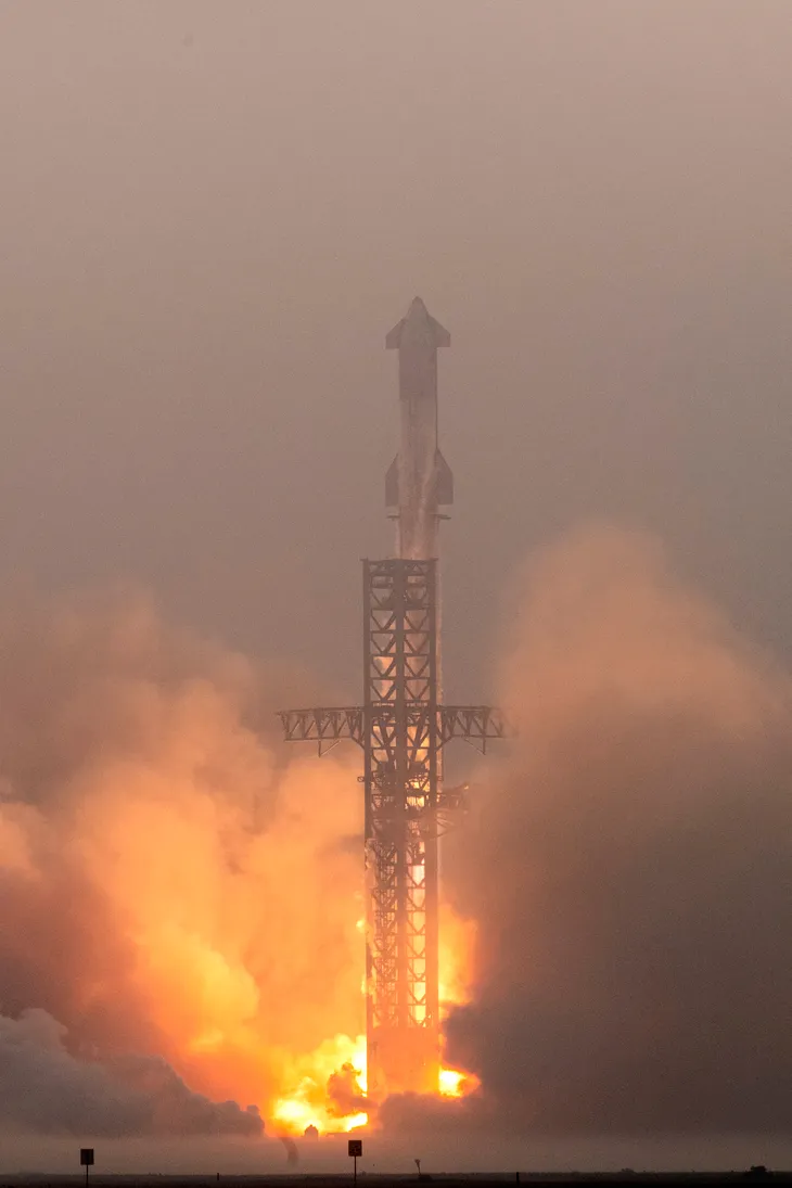SpaceX phóng thử thành công tàu vũ trụ Starship - Ảnh 1. SpaceX phóng thử thành công tàu vũ trụ Starship - Ảnh 1.