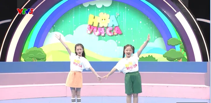 Hoa vui ca - Tập 7: Màn biểu diễn đầy năng lượng của đội múa - Ảnh 1. Hoa vui ca - Tập 7: Màn biểu diễn đầy năng lượng của đội múa - Ảnh 1.