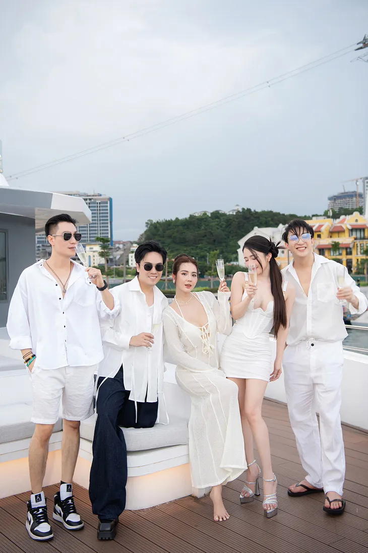Huỳnh Anh tung ảnh cưới, Chi Bảo tặng vợ trẻ xế sang - Ảnh 2. Huỳnh Anh tung ảnh cưới, Chi Bảo tặng vợ trẻ xế sang - Ảnh 2.