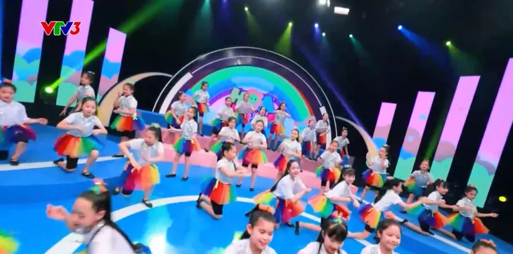 Hoa vui ca: Các ngôi sao nhí thể hiện tài năng trên sân khấu - Ảnh 1. Hoa vui ca: Các ngôi sao nhí thể hiện tài năng trên sân khấu - Ảnh 1.