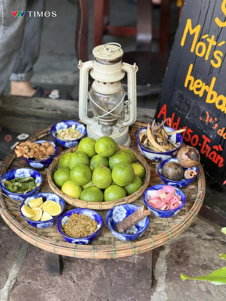 Phố cổ Hội An nhộn nhịp ngày hè - Ảnh 5. Phố cổ Hội An nhộn nhịp ngày hè - Ảnh 5.
