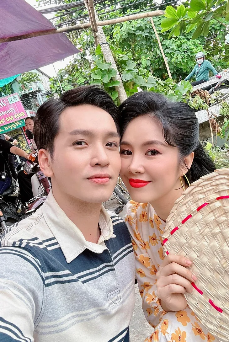 Lê Phương một mình đến Sàn chiến giọng hát, ngoại hình gây bất ngờ - Ảnh 3. Lê Phương một mình đến Sàn chiến giọng hát, ngoại hình gây bất ngờ - Ảnh 3.