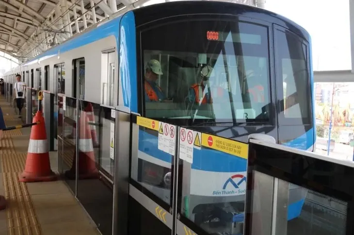Metro số 1 chính thức đi vào hoạt động cuối năm nay - Ảnh 1. Metro số 1 chính thức đi vào hoạt động cuối năm nay - Ảnh 1.