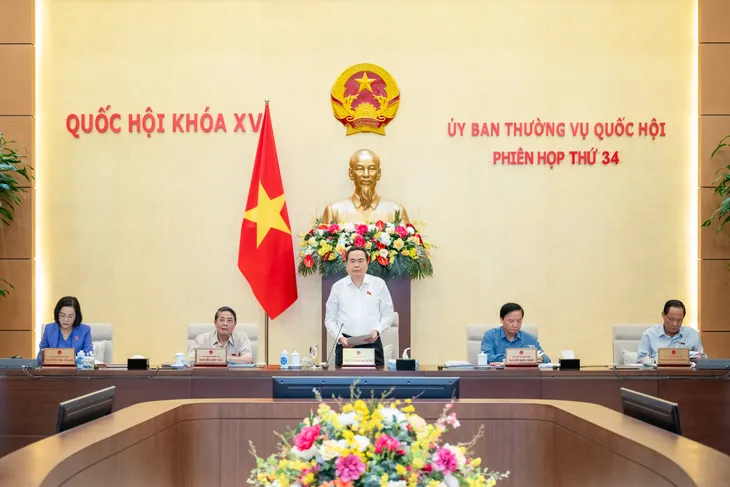 Chủ tịch Quốc hội: Dự án luật sửa 4 luật và giảm thuế VAT là nội dung cấp thiết - Ảnh 1.