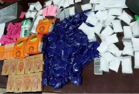 Triệt phá ổ nhóm mua bán ma túy, thu giữ hơn 10 kg cần sa - Ảnh 3. Triệt phá ổ nhóm mua bán ma túy, thu giữ hơn 10 kg cần sa - Ảnh 3.