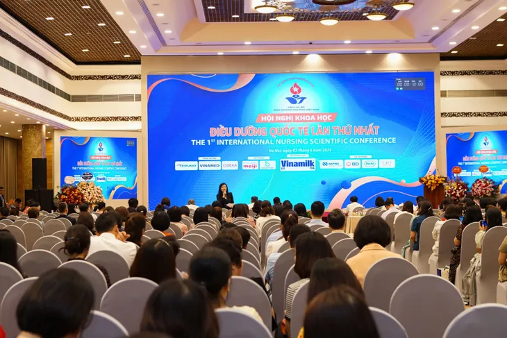 VINAMILK cùng đội ngũ điều dưỡng nâng cao hiệu quả chăm sóc sức khỏe cộng đồng - Ảnh 2. VINAMILK cùng đội ngũ điều dưỡng nâng cao hiệu quả chăm sóc sức khỏe cộng đồng - Ảnh 2.