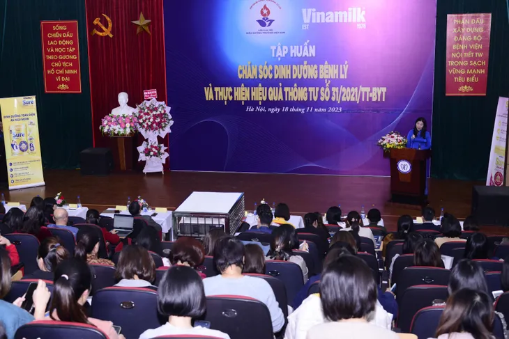 VINAMILK cùng đội ngũ điều dưỡng nâng cao hiệu quả chăm sóc sức khỏe cộng đồng - Ảnh 3. VINAMILK cùng đội ngũ điều dưỡng nâng cao hiệu quả chăm sóc sức khỏe cộng đồng - Ảnh 3.