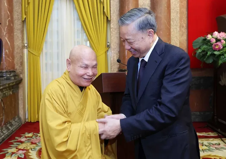 Chủ tịch nước Tô Lâm: Đảng, Nhà nước luôn tôn trọng quyền tự do tín ngưỡng, tôn giáo của người dân - Ảnh 1. Chủ tịch nước Tô Lâm: Đảng, Nhà nước luôn tôn trọng quyền tự do tín ngưỡng, tôn giáo của người dân - Ảnh 1.